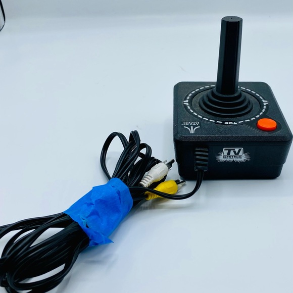 Jakks Pacific Atari Plug and Play 10 Games in 1 TV Game 2002 - Picture 5 of 6